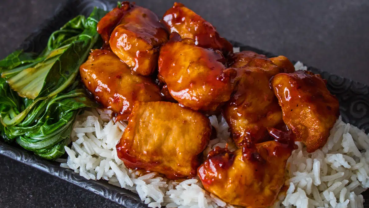 General-Tsos-Chicken-h.jpg General Tso Chicken with side Rice and Bok Choy - Image 1