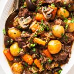 Bœuf Bourguignon avec pommes de terre rôties