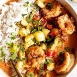 Cari Thaï à la Noix de Coco avec Crevettes, servi avec Riz Jasmin
