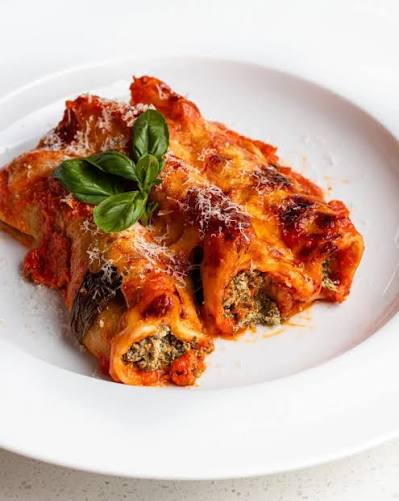 Fresh Ricotta Cannelloni in Homemade Tomato Sauce