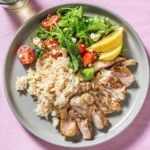 Poulet Souvlaki avec Riz au Citron & aux Herbes et Légumes Méditerranéens Grillés
